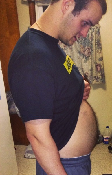 itsfunnycuz:  more bellies here :D 
