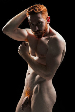 ginger-kicks:  Luminous.  OMG I LOVE HIS COCK ON FIRE