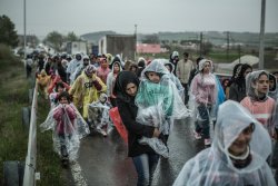 troposphera:  Idomeni, Greece Hundreds of refugees take part