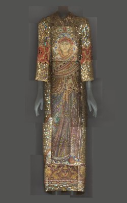 jeannepompadour: Heavenly Bodies: Fashion and the Catholic Imagination