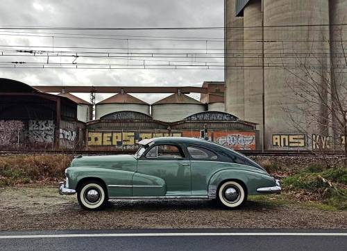 frenchcurious:Oldsmobile Club Sedan 1948. -source 40 & 50