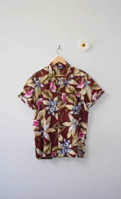 mensfashionnow:  Relaxed Hawaiian Shirt  https://www.etsy.com/ca/listing/196066940/chill-mens-vintage-hawaiian-blues-shirt?ref=shop_home_active_1