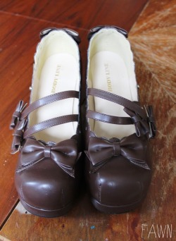 bodylineneedsbetterpictures:  Bodyline Shoes192 in Brown 