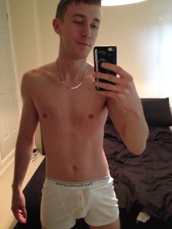 myukladsnaked:  nice horny wiltshire lad matt :)