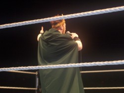 serenitywinchester:  King Sheamus vs John Morrison at a Raw live