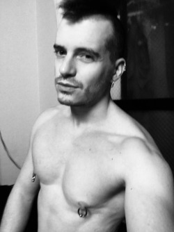 axelabysse:  I just stretched my nipple piercings with bigger