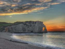 at Falaises dʼÉtretat https://www.instagram.com/p/Bq1V68Jnvsg1Dj1j0LoNWsbIlx3D7t1EGPTplo0/?utm_source=ig_tumblr_share&igshid=104zo5ecyexqf