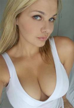 Cleavage Lover