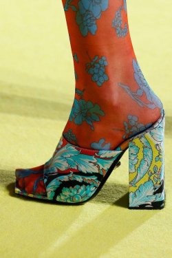unique-diamond:Mixed prints on mules and hosiery at Versace SS