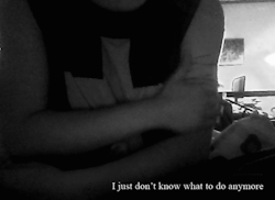 psychotic-torture:  sad black and white blog, I follow back similar