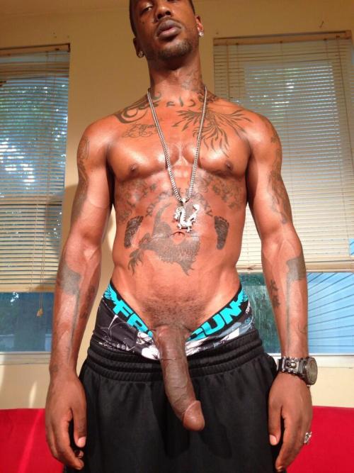 phatbootyprince:  texasismyhome:  Long Dick!!!  (via TumbleOn) 