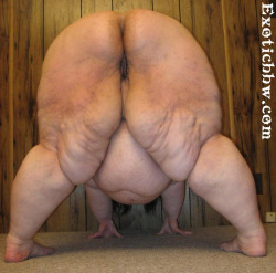 veryfatssbbw:  Wanna fuck a horny BBW? - CLICK HERE!