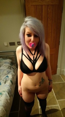 tattooed-greedy-girl:  Reblog and message for freebies Alexa