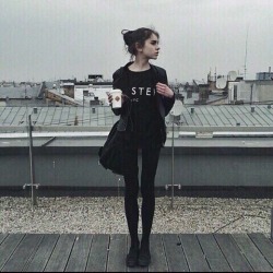 shrink-till-skinny:  ☠️ grunge thinspo ☠️