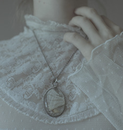 lauramakabresku:  self-portrait with Death (2013)