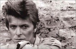 vezzipuss:David Bowie, Circa 70’s 〰➰〰