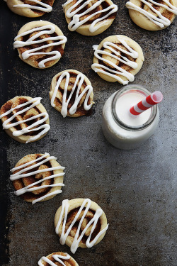 omg-yumtastic:  (Via: hoardingrecipes.tumblr.com) Cinnamon Roll