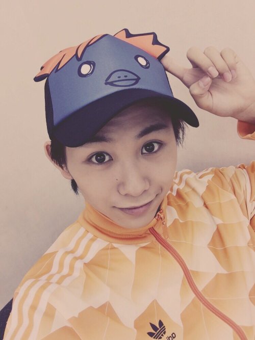 @suga_kenta1019The noon performance successfully ended!Everyone who kindly came to watch, thank you very much!Iâ€™ll do my best on the night performance too.Ah,   the other day at the exhibition, I bought a cap of Hinagarasu (Hinata Crow) *laughs*I will