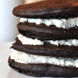 alloftheveganfood:  Oreo Cookie Pancakes 