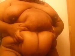 caraatplay:Can anyone handle all 315lbs of me and my huge belly?
