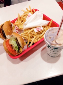 in-n-out w/ scxndxlous