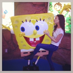 Victoria Justice & SpongeBob StickyPants. ♥  So that’s