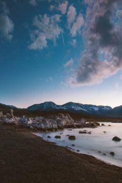 theencompassingworld:  karl-shakur:  Mono Lake ▪️ Karl-Shakur