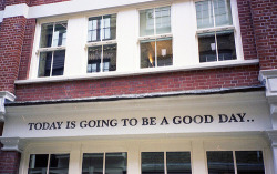 teenagepics:  If you’re a teen you must follow this blog. 