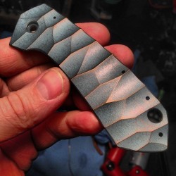 ansoknives:  Loving this color I managed to get on this Mojo