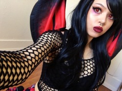 xcorpsekittenx:  Gonna be spamming you with this look ❤️🖤