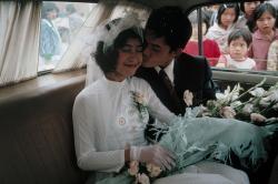 old-vietnam:VIETNAM. Hanoi. 1989. Traditional wedding.© David