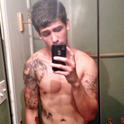 straightkikboys:  Tatted Cali boy Matthew Follow Straight Kik