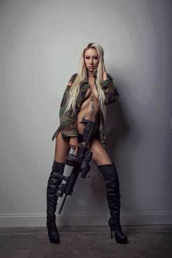 GunsNGirls