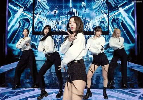 leesvnkyu:  sakura » 221224 the boys