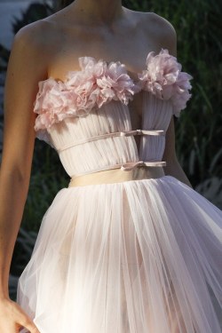 athinglikethat:Giambattista Valli F/W 2017 Couture Details