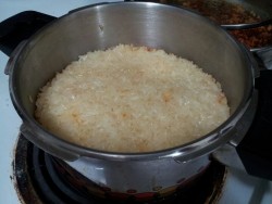 warhammerofzillywhom:  MY BROTHER TRIED TO MAKE RICE IN A POT