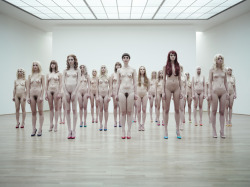 toutdroitaller:  Vanessa Beecroft 