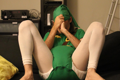 kalesnow:  bonhomouse:  I just got this Link onesie from Snaps4U on eBay, and I absolutely love it! I got the hat from Amazon, and I had the tights and puffy pants already, but the onesie is totally adorable, and I feel very heroic in it! ^_^ Although