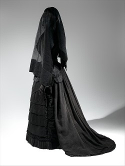 defunctfashion:  Mourning Ensemble | c. 1870 