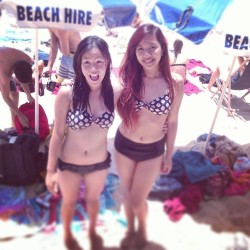 This #bitch @locgnativ #iworeitfirst #shewaslate #bikini #twins