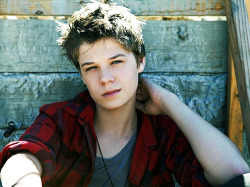 boys-cute:  sabriiel:  colin ford this is not allowed   