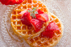rainingteadrops:  Strawberry Waffles (by Brian) on flickr 