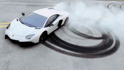 crash–test:   	Lamborghini Aventador LP720-4 50 Anniversario