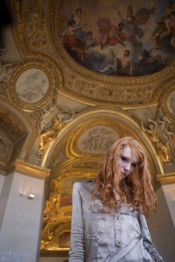 Adelle teases and flashes at the freaking Louvre - I’m impressed,