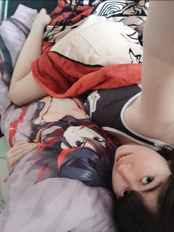 usatame:  What do I do on a lazy Sunday?Chill with my waifu <3 :PThanks