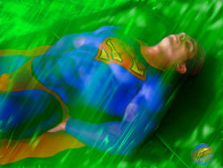 Poor Superman…in total kryptnite torture !