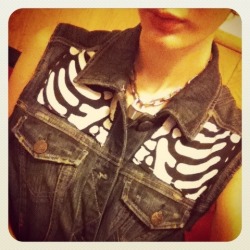 New vest WIP. I can’t sew to save my life :>