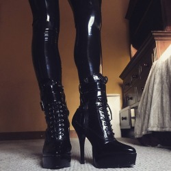 the-real-latexa:  Kiss my heels 💋Then let me step on your