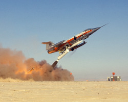 unstablemonkey:  F-104G ZELL Rocket assisted vertical take-off