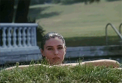   Monica Bellucci in Vita coi figli (1990)  